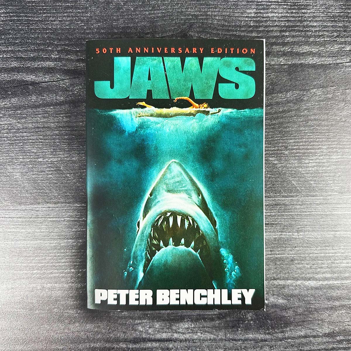 Jaws-dark-wood_1200px